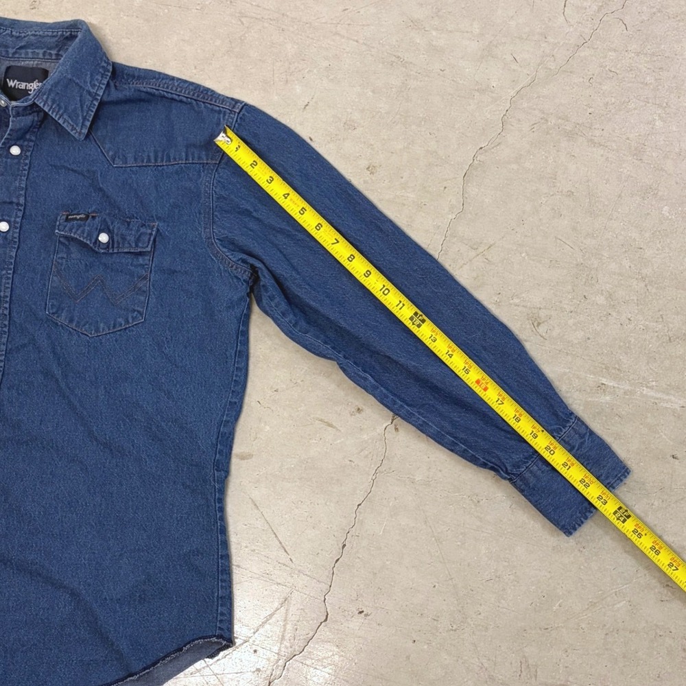 Wrangler Mens Denim Western Pearl Snap Shirt Indigo Blue Long Sleeve Raw Hem M - Picture 6 of 6